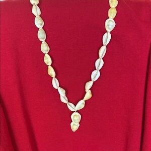 Vintage Natural Shell Pendant Necklace - Cream Beaded Women’s Jewelry